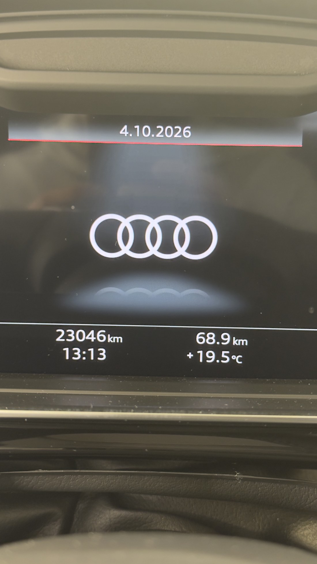 Audi A8 näidikuplokk, läbisõit 23 046 km, kuupäev 4.10.2026