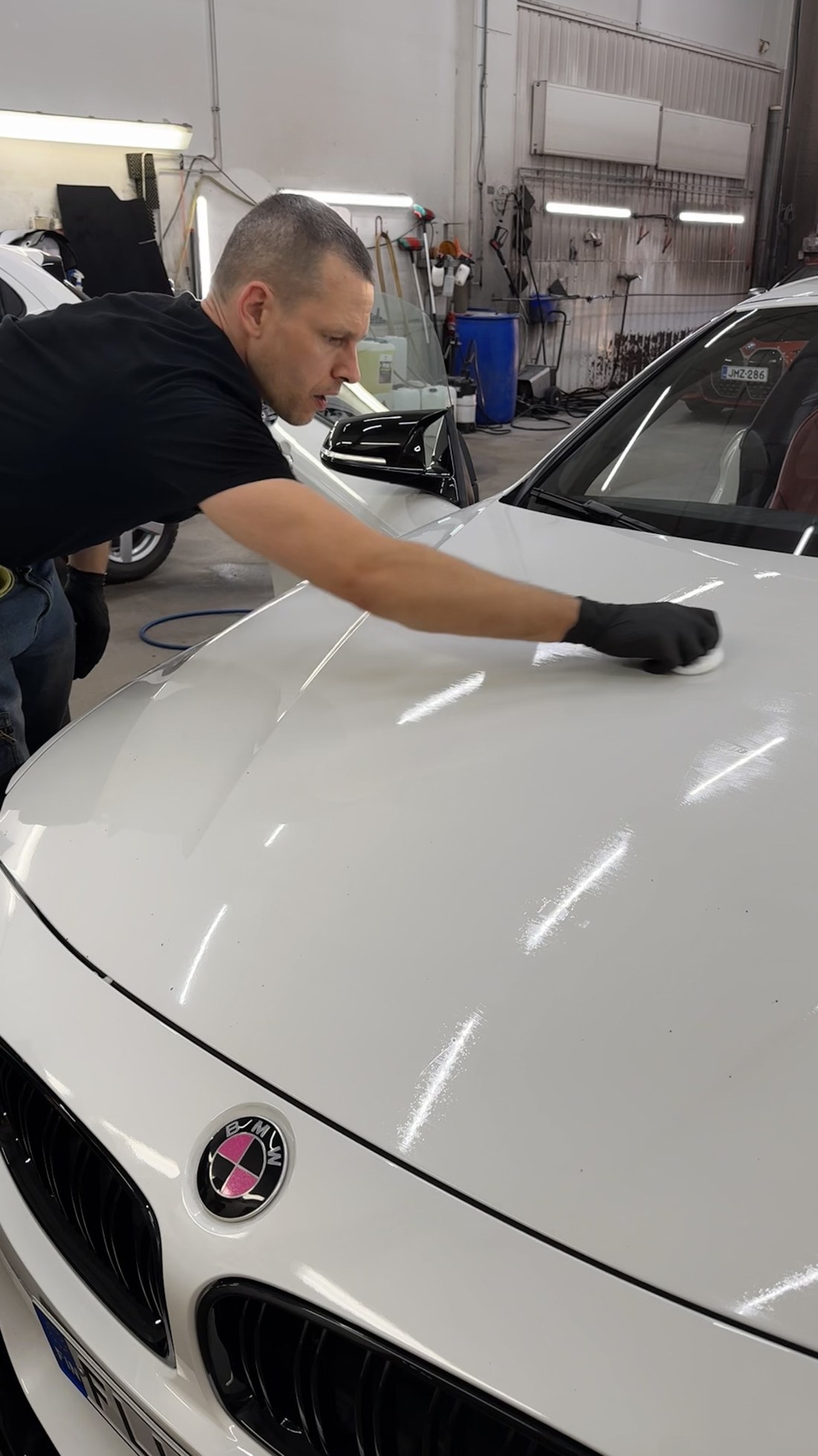 Keraamilise katte pealekandmine aplikaatoriga BMW 428i kapotile