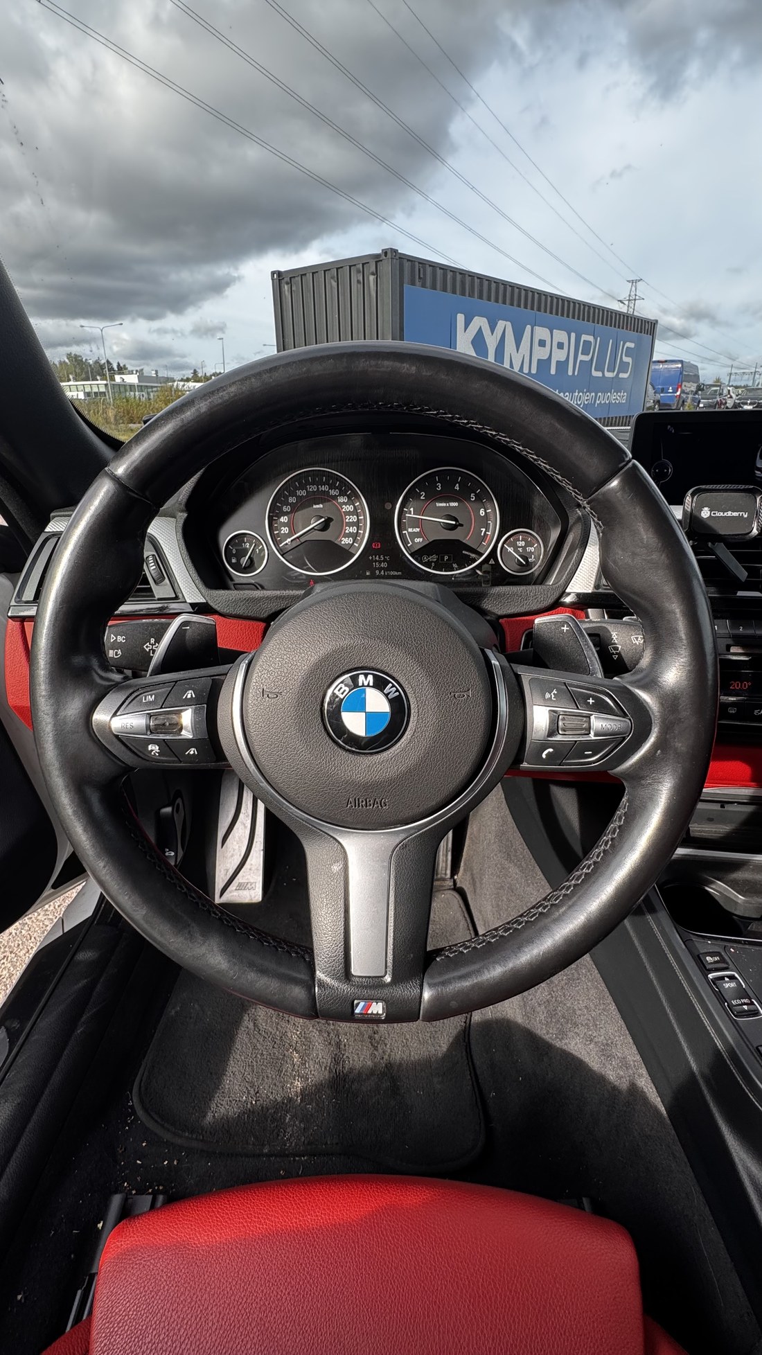 BMW 428i M-rool ja näidikuplokk enne salongi puhastust