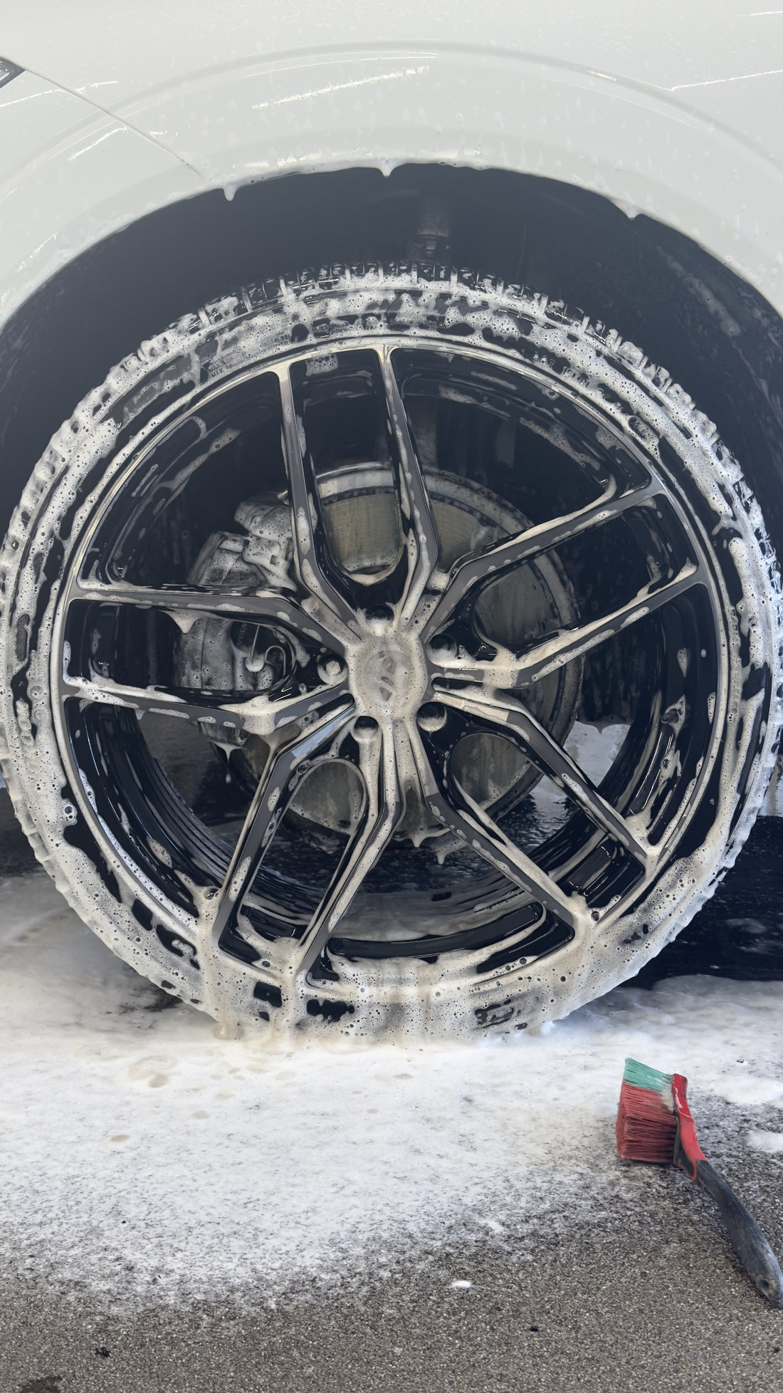 20-tolline velg veljepesuaine vahus
